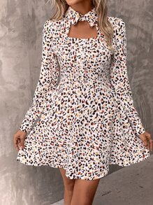 SHEIN VCAY Đầm Nút Tất cả trên in Giải trí - trắng - Xem 1