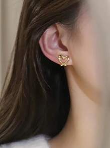 愛心裝飾夾式耳環 - 金黃色 - 查看 3