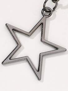 1pc Fashionable Versatile Five-Pointed Star Accessory Zinc Alloy Keychain With Creative Hollow Out Star Pendant Keyring, Bag Hanging Decor, Multicolor Star Pendant For Giving Friends And Family Small Gifts - Black - View 3