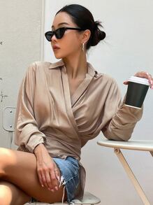 DAZY Áo kiểu tay cánh dơi xếp ly, vạt chéo, tay dài - Màu Khaki - Xem 4