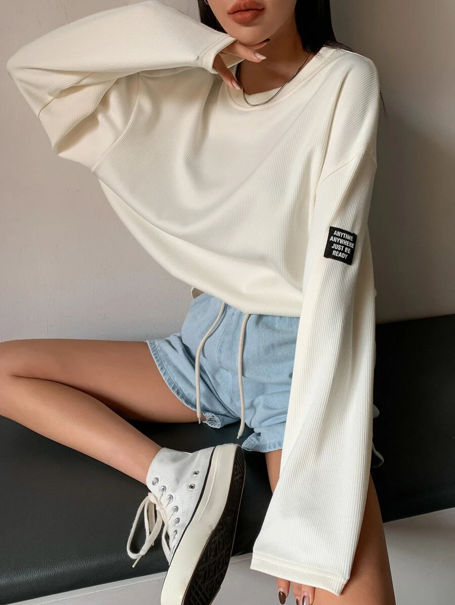 DAZY Chi tiết Patched thư Thả vai Viền kéo ra Áo nỉ - Màu be - Xem 1