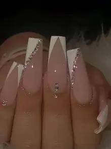 使用24入組長棺材白色法式3D水鑽裝飾假指甲和1入組指甲銼和1張膠帶打造迷人魅力 - 彩色 - 查看 1