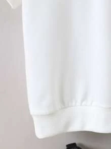 小男童字母圖案連帽衫