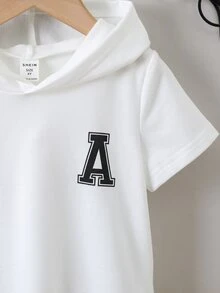 小男童字母圖案連帽衫