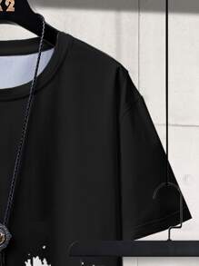 Manfinity LEGND Men Graphic Print Tee & Shorts - Black and White - View 3