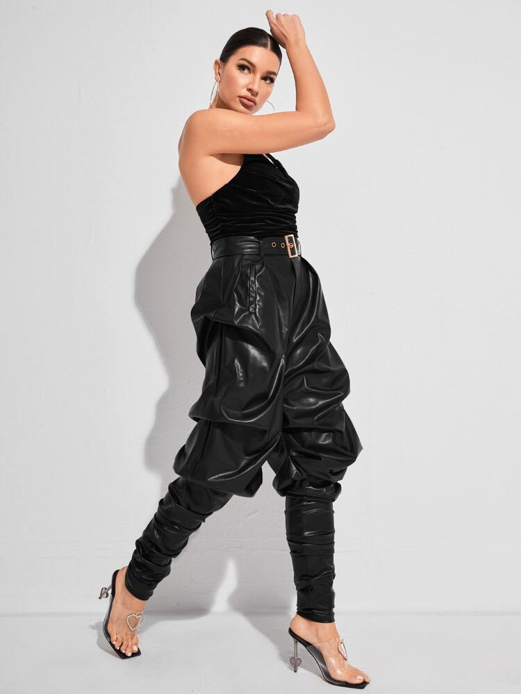 GAUTII 前收褶PU皮革褶皺抹胸連體褲附腰帶 - 黑色 - 查看 4