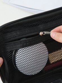 1个黑色菱形大容量加厚化妆包，带大镜子，适合女性和女孩，可作化妆包、护肤包、洗漱包、收纳袋，旅行必备、邮轮必备、宿舍必备，也可作婚礼伴娘礼物、母亲节礼物、生日礼物、送给朋友和老师的礼物，家居装饰，浴室客厅床边化妆品收纳包，指甲油收纳包。