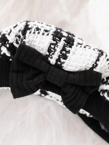 SHEIN Baby Girl Valentine's Day Plaid Print Heart Embroidery Tee & Plaid Print Skirt - Black and White - View 3