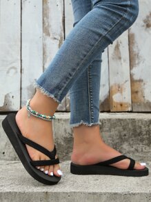 Women's Simple Casual Comfortable Soft-Sole Black Flip Flops, Lightweight Summer Beach Travel Sandals - Black - View 6