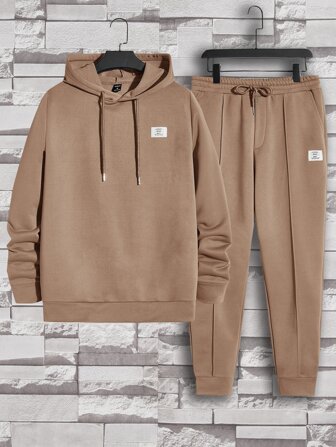 Guys Patched Detail Drawstring Hoodie & Joggers