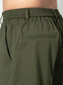 Manfinity Homme Men Solid Slant Pocket Shorts - Army Green - View 3