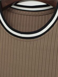 Manfinity 男士條紋飾邊條紋針織T恤無項鏈 - 棕色 - 查看 4