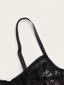 ROMWE Goth Cami con cordón con encaje en contraste ribete con fruncido con cordón