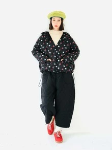 Abrigo acolchado de cuello fruncido con estampado floral - Negro - Ver 4