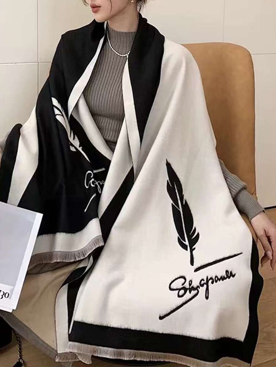 羽毛圖案和字母圖案毛邊緣圍巾 - 彩色 - 查看 1