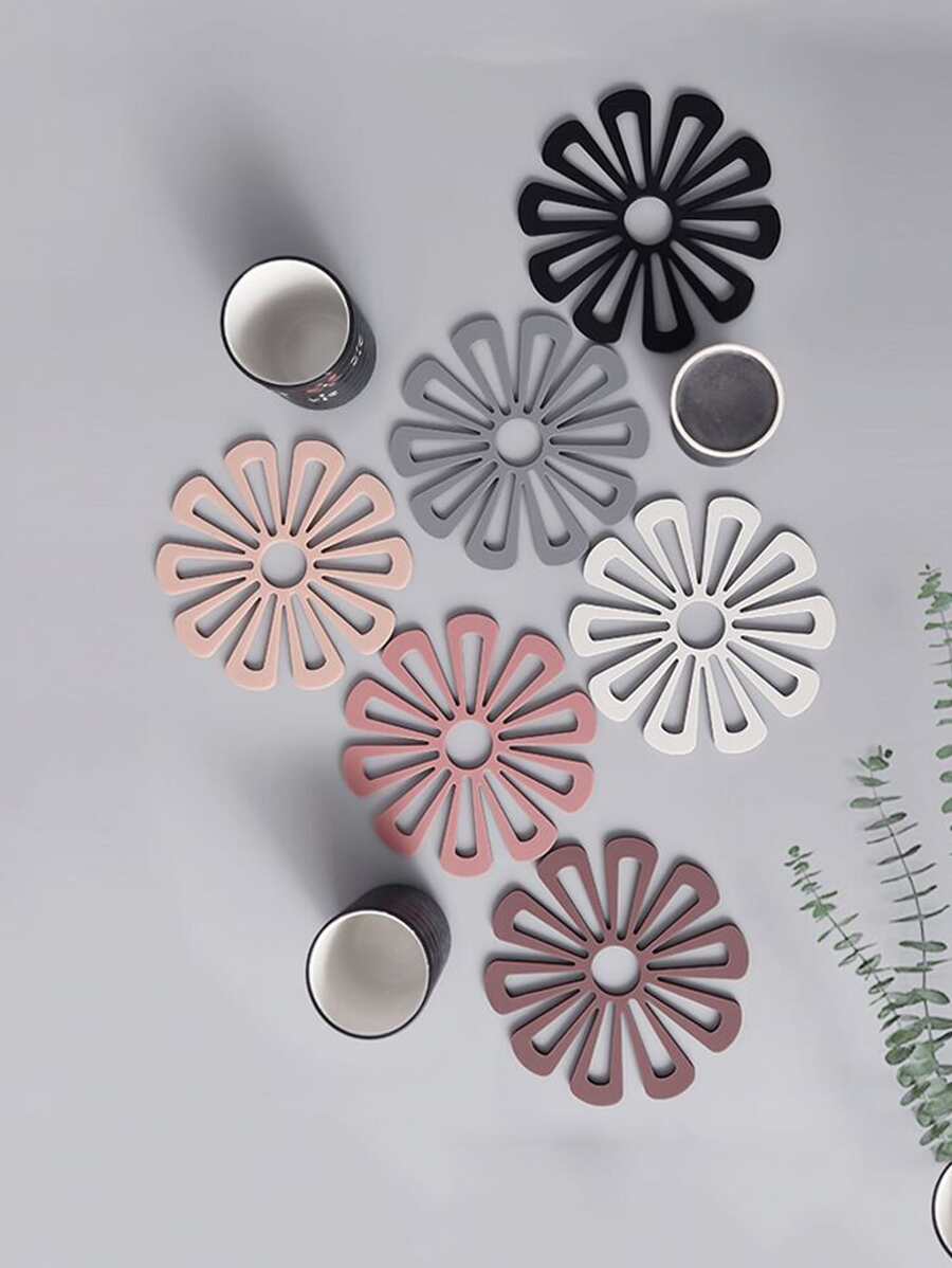 1pc Flower Shaped Random Color Coaster - Multicolor - View 1