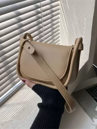 迷你針腳細節翻蓋方包