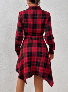 SHEIN Frenchy Vestido camisero con estampado de cuadros bajo asimétrico con cinturón - Rojo - Ver 2