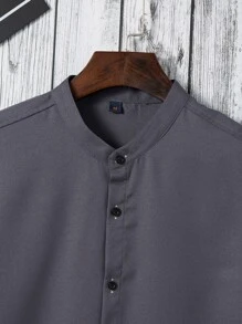Manfinity Hombres Camisa con estampado de conejo y slogan - Gris Oscuro - Ver 4