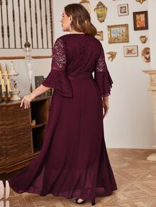 CurvySweet 大碼蕾絲拼接荷葉袖高衩雪紡洋裝 - 紫紅色 - 查看 2