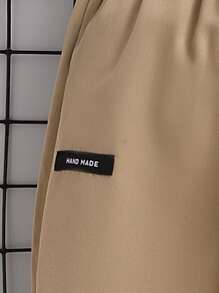 SHEIN 男童休闲宽松弹力腰裤，饰有字母贴布，适合日常穿着、玩耍和上学，秋冬季时尚百搭。 - 卡其色 - 查看 3