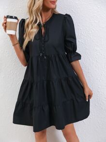 SHEIN LUNE Vestido smock de cuello con cordón de manga con volante bajo con fruncido - Negro - Ver 1