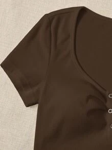 SHEIN EZwear 按鈕褶邊半開門襟短款T恤 - 咖啡棕 - 查看 4