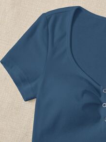 SHEIN EZwear Camiseta botón tapeta media - Neblina azul - Ver 4