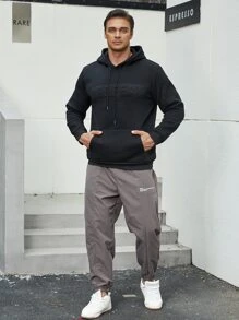 Manfinity Homme Hombres Capucha con patrón de letra con bolsillo de canguro con cordón - Negro - Ver 6