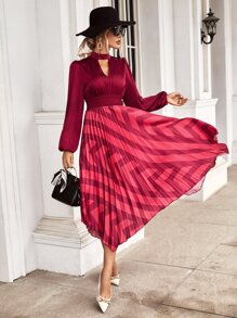 Aveloria Chevron Print Keyhole Neckline Shirred Waist Pleated Hem Satin Dress - Burgundy - View 1