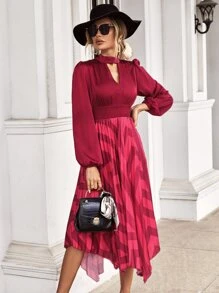 Aveloria Chevron Print Keyhole Neckline Shirred Waist Pleated Hem Satin Dress - Burgundy - View 5