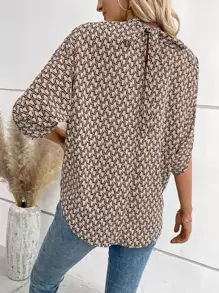 SHEIN LUNE 滿版印花小高領蝙蝠袖襯衫 - 卡其色 - 查看 2