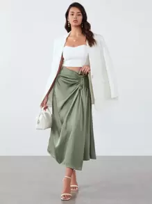 SHEIN Privé 前扭結緞面半身裙工作服