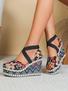 Floral Pattern Criss Cross Ankle Strap Canvas Wedge Shoes - Multicolor - View 2