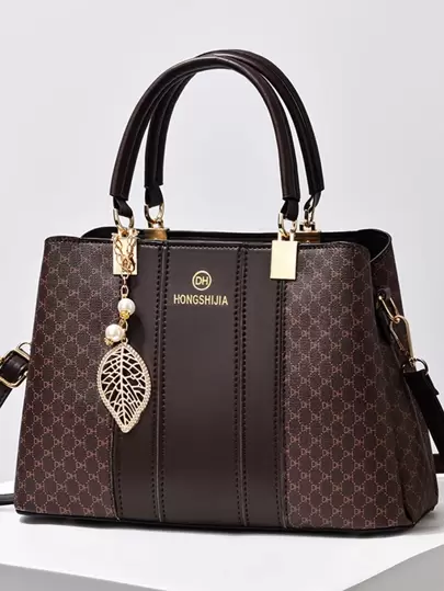 Old Moeny, Geometric & Letter Graphic Square Bag With Leaf Charm, Mother's Day Gift For Mom Allover Print Shoulder Bag Versatile Leaf Faux Pearl Pendant Handbag Large Capacity Magnet Zipper Pu Leather Stylish Crossbody Bag, Eye-Catching Work Bags For Women , Mum Gifts , Valentine's Day