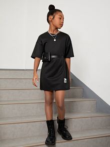 SHEIN Chicas Vestido estilo camiseta de hombros caídos con diseño de parche de letra - Negro - Ver 4