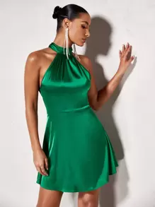 SHEIN BAE Vestido línea A unicolor de satén de cuello halter - Verde Oscuro - Ver 3