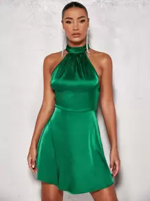 SHEIN BAE Vestido línea A unicolor de satén de cuello halter - Verde Oscuro - Ver 5