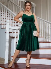 Plus Split Thigh Velvet Cami Bridesmaid Dress - Dark Green - View 4