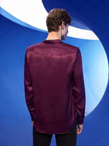 Manfinity 1pc Solid Notched Neckline Shirt - Maroon - View 5