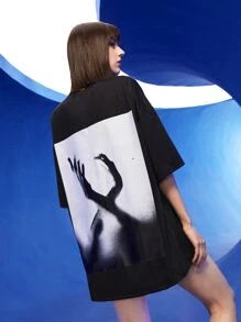 Manfinity Men Figure Graphic Tee - Black - View 2