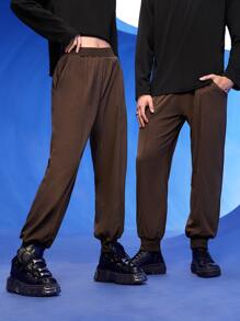 Manfinity 1入組素色斜口袋衛褲 - 咖啡棕 - 查看 1