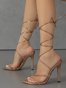Talons hauts pour femmes pour le printemps/été, sandales élégantes de haute qualité à bout pointu avec stras brillants, surface miroir sexy, lacets. Élégantes et nobles de couleur marron.