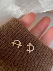 1 par de pendientes de botón con forma de C brillantes, estilo minimalista elegante para ir a la oficina y los viernes casuales - Amarillo Oro - Ver 2