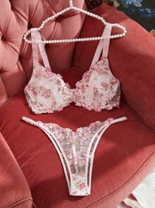Plus Floral Embroidery Mesh Underwire Lingerie Set - Baby Pink - View 5