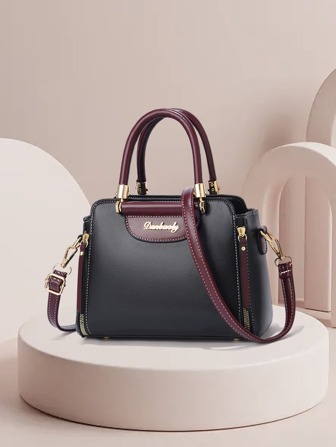 字母图案双手柄方形包，送给妈妈的母亲节礼物