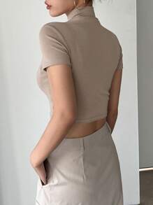 DAZY Chất rắn Cổ giả Áo phông Crop - Màu Khaki - Xem 7