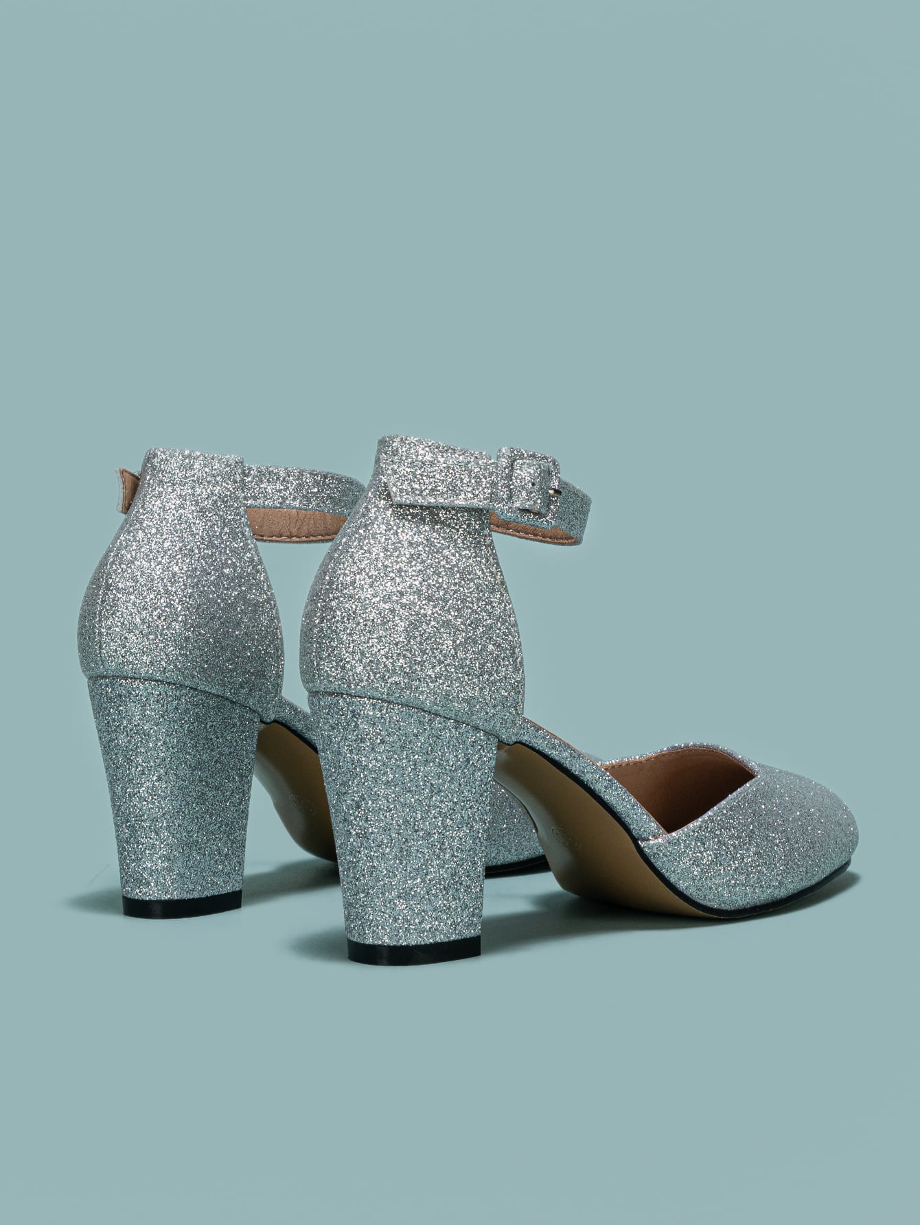 أحذية كعب سميك مدبب مفرغة للنساء، فضي، مناسبة للعم...