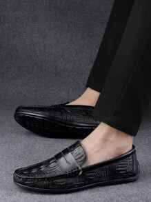 Men Crocodile Embossed Casual Loafers - Black - View 2