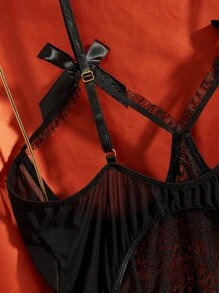 Plus Contrast Lace Cut Out Bow Front Crotchless Teddy Bodysuit - Black - View 5